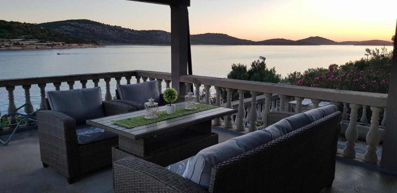 Apartments Miranda Kaprije Εξωτερικό φωτογραφία