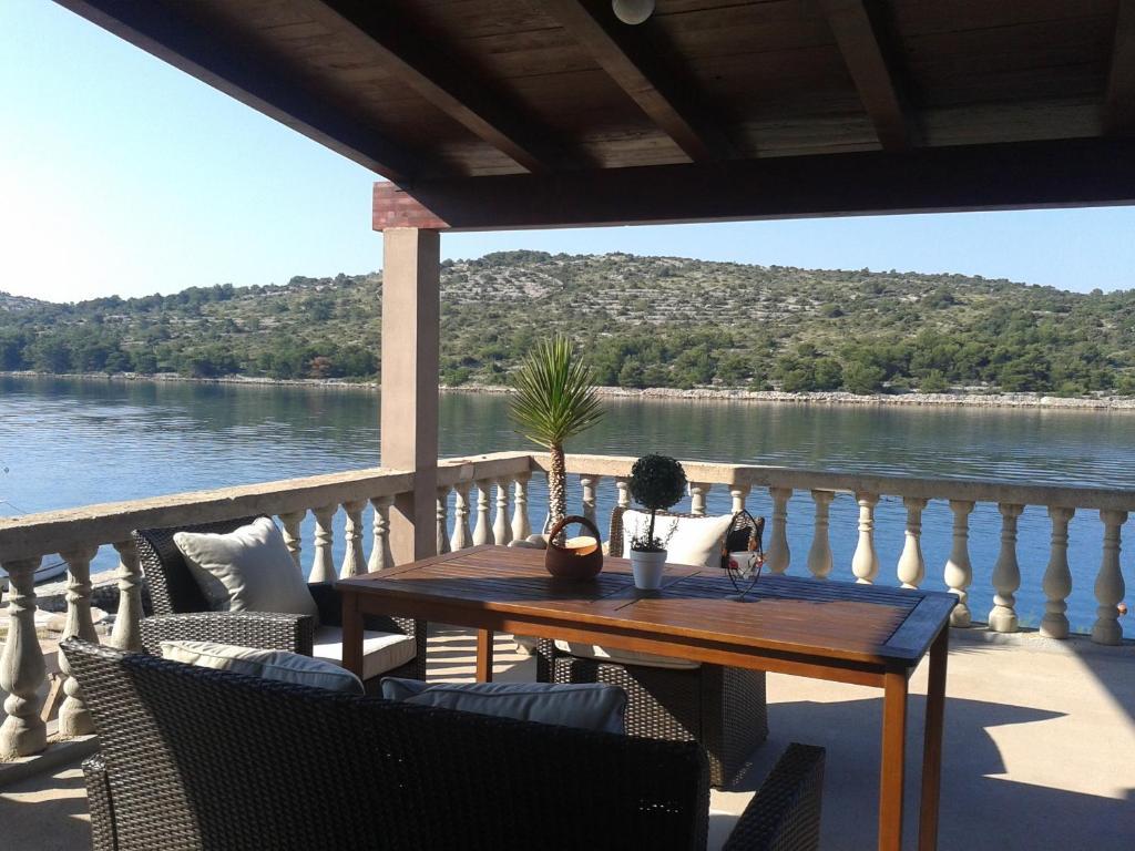 Apartments Miranda Kaprije Δωμάτιο φωτογραφία