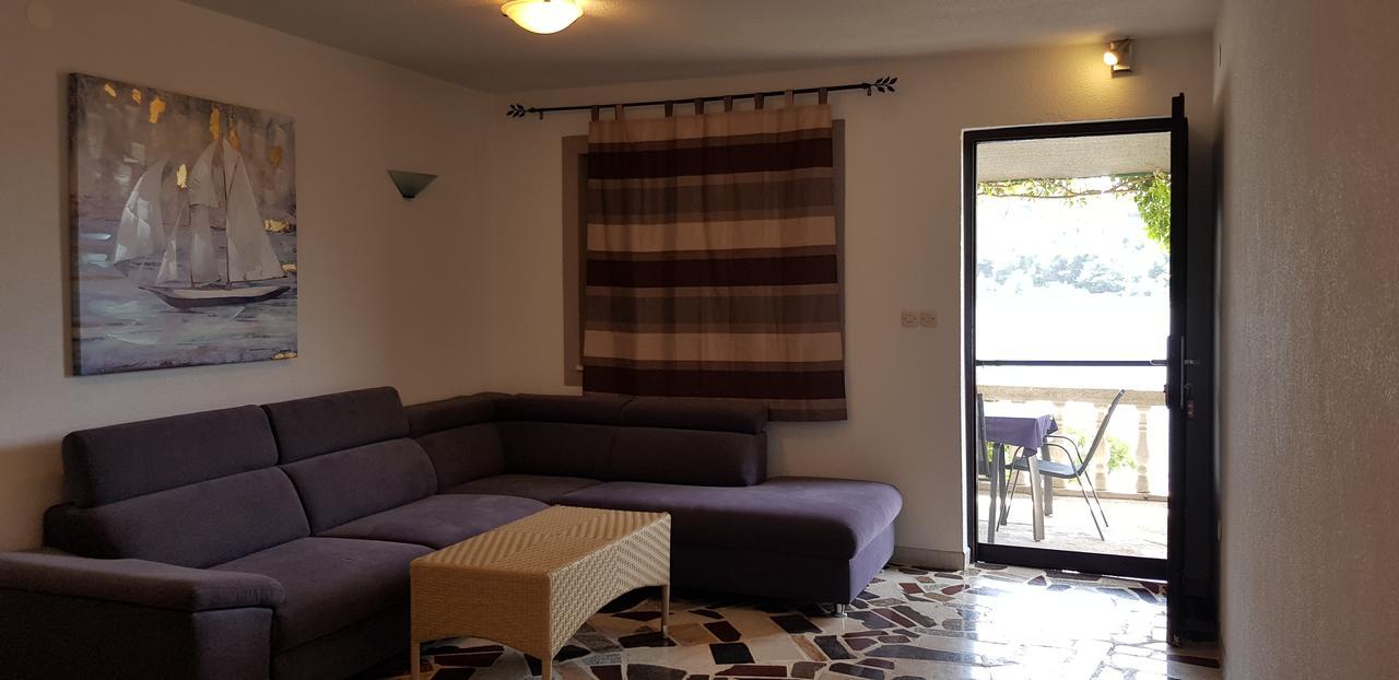 Apartments Miranda Kaprije Εξωτερικό φωτογραφία
