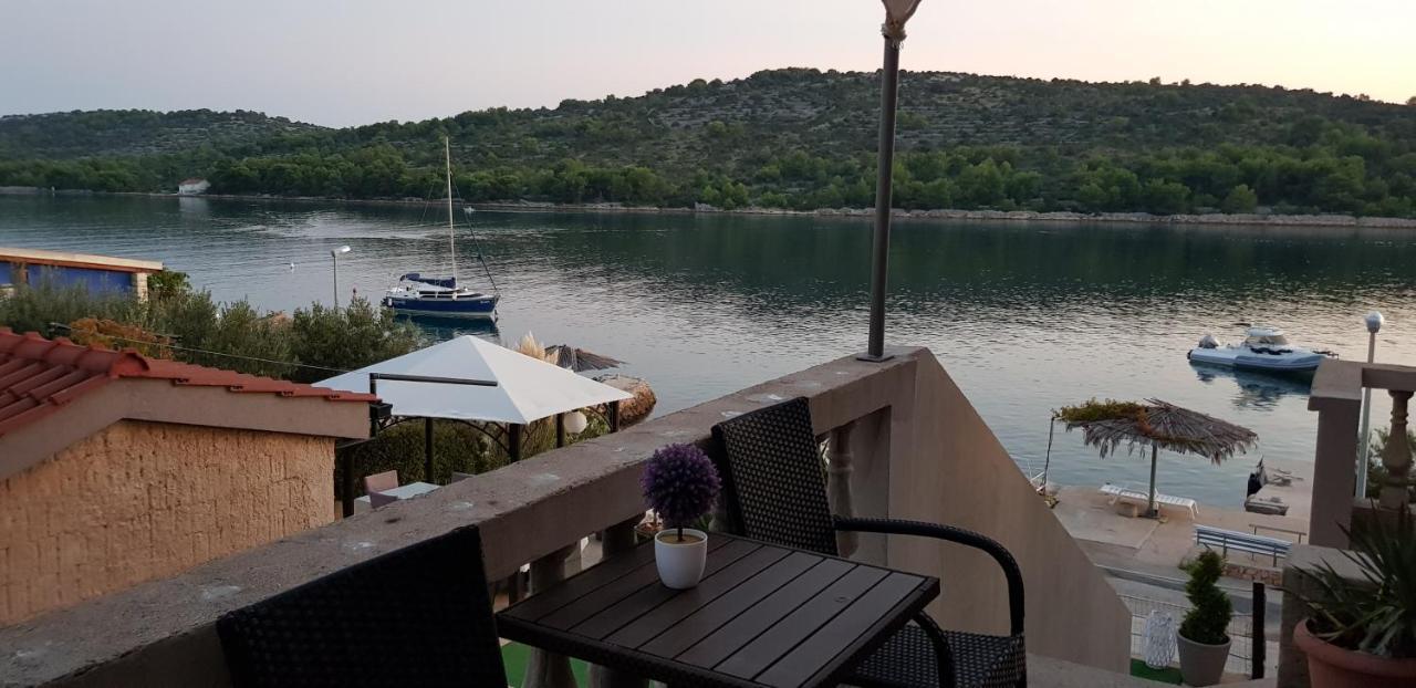 Apartments Miranda Kaprije Εξωτερικό φωτογραφία
