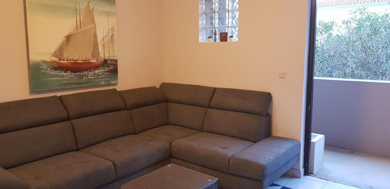 Apartments Miranda Kaprije Εξωτερικό φωτογραφία